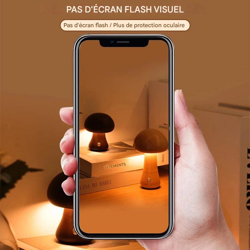 Wooden Mushroom : Lampe de chevet en bois de hêtre et de noyer, interrupteur tactile, intensité variable, rechargeable par USB
