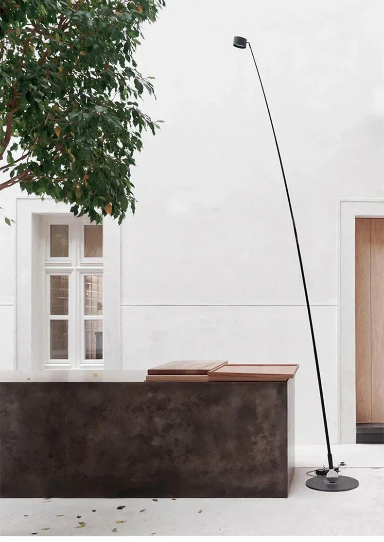 Lampe sur pied arc métal noir - ambiance contemporaine minimaliste