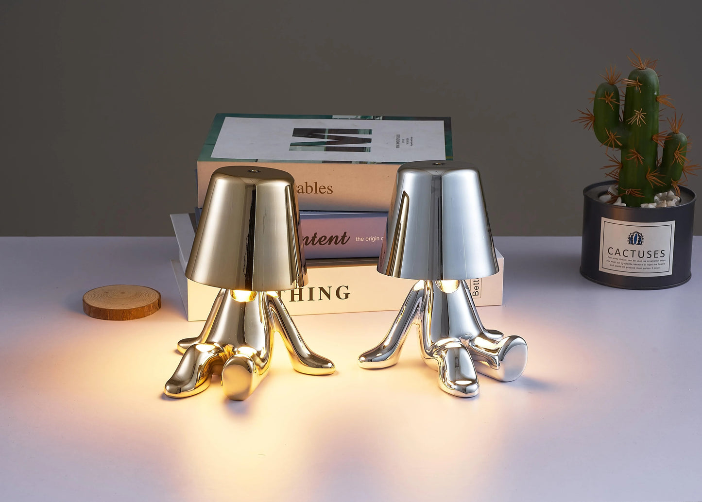 Lampe de bureau Nordic design sculptural en fer argenté avec figurine humaine