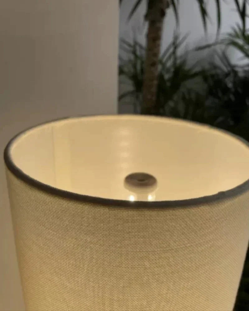 Lampadaire LED bois massif éclairage directionnel