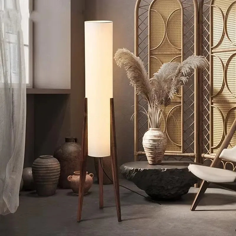 Luminaire sur pied design nordique finition noyer