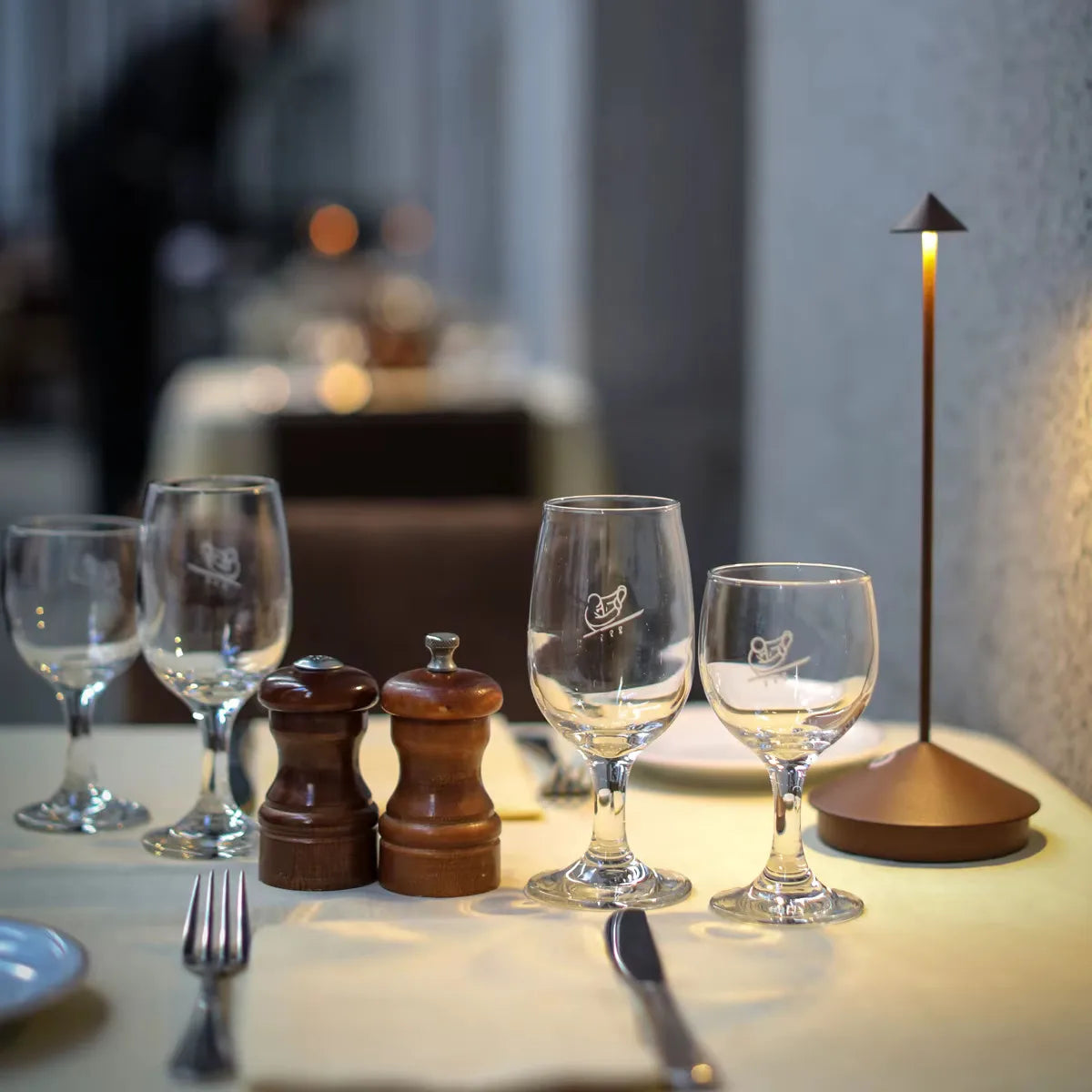Luminaire sans fil table restaurant design