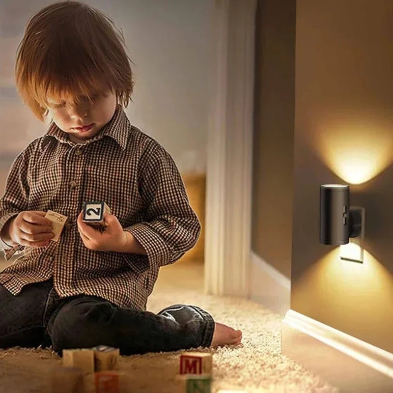 Plug Lamp : Veilleuse LED à brancher avec capteur du crépuscule à l'aube, luminosité réglable, intensité variable, pour cuisine, couloir, chambre à coucher, escaliers