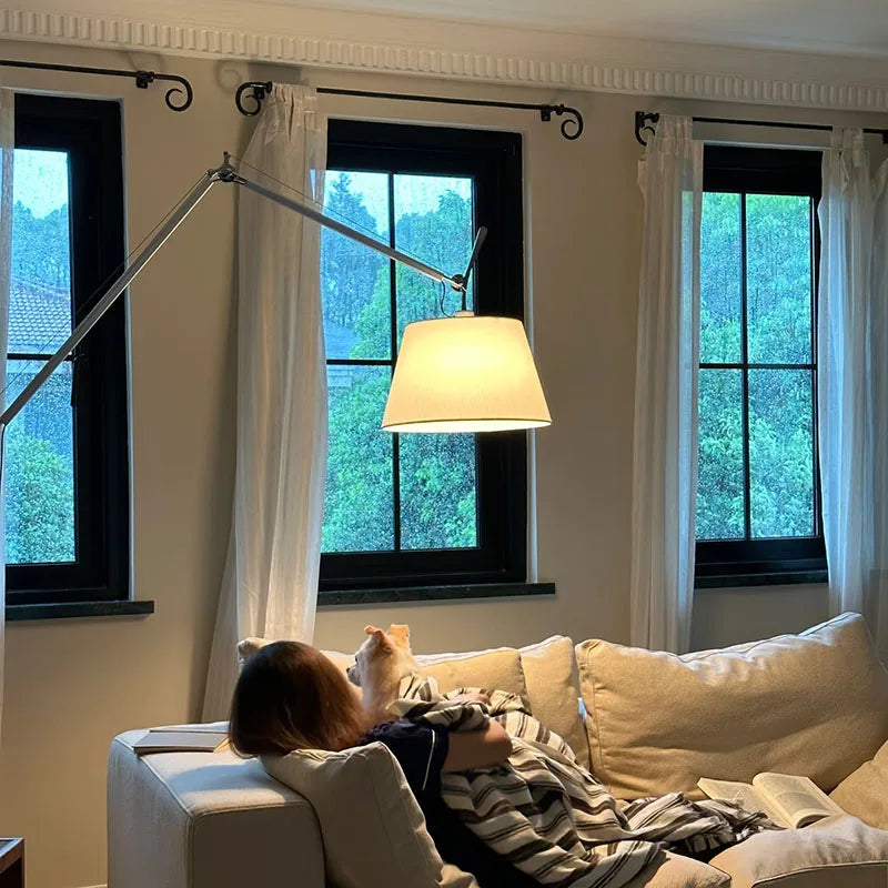 Lampadaire design coréen bras articulé - structure aluminium poli abat-jour tissu