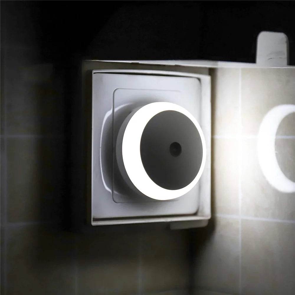 Sensor Led : LED veilleuse intelligente capteur de nuit prise ronde mur lampe de nuit salle de bain maison cuisine couloir escalier chambre veilleuse - myledly