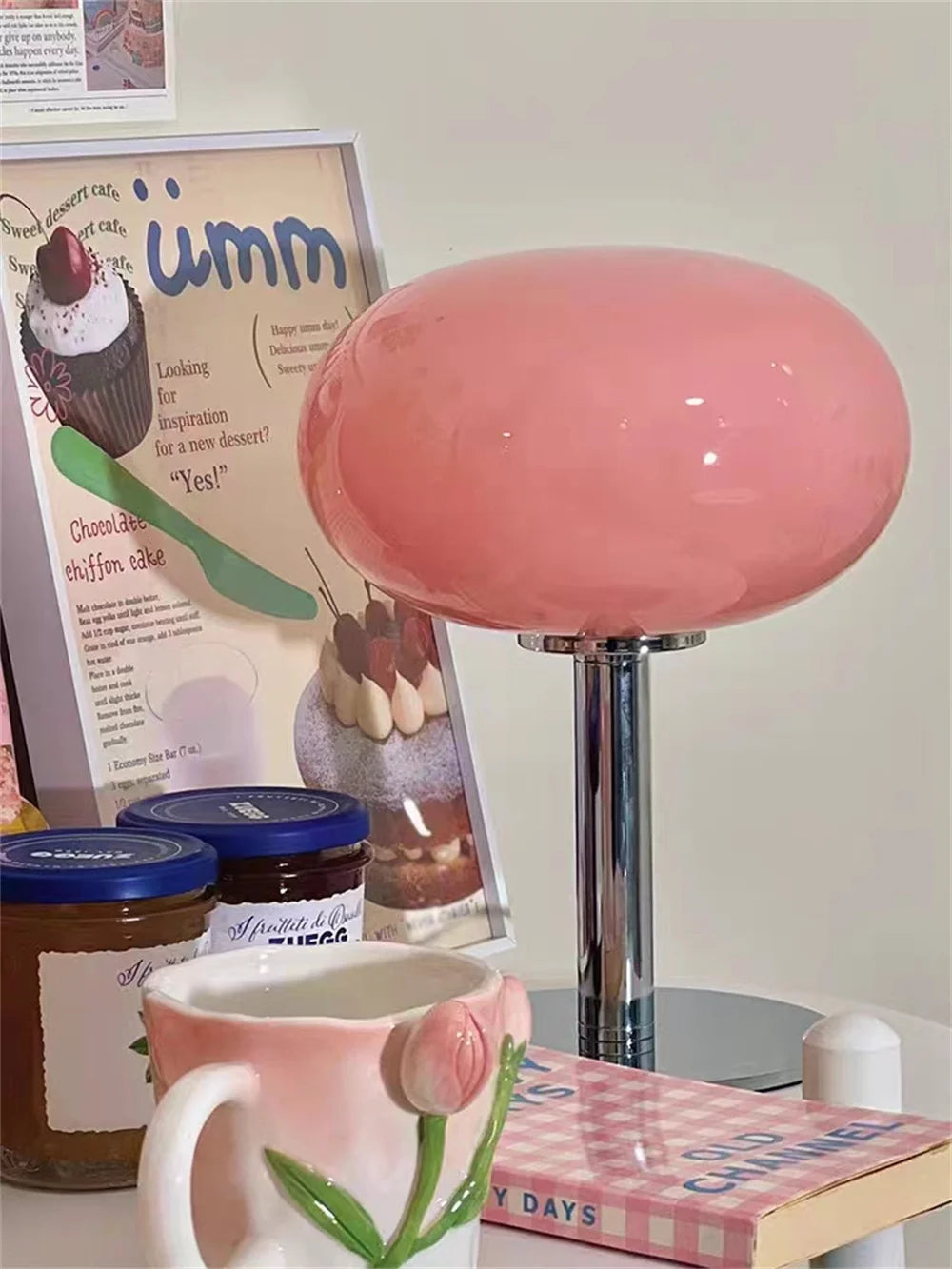 Vue d'ensemble de la lampe Lollipop montrant son design sculptural unique