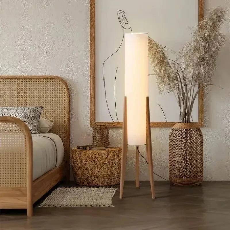 Luminaire sur pied design nordique finition couleur hêtre