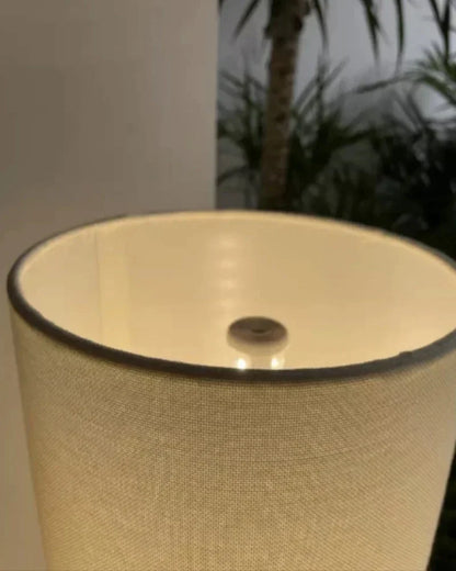 Lampadaire LED bois massif éclairage directionnel