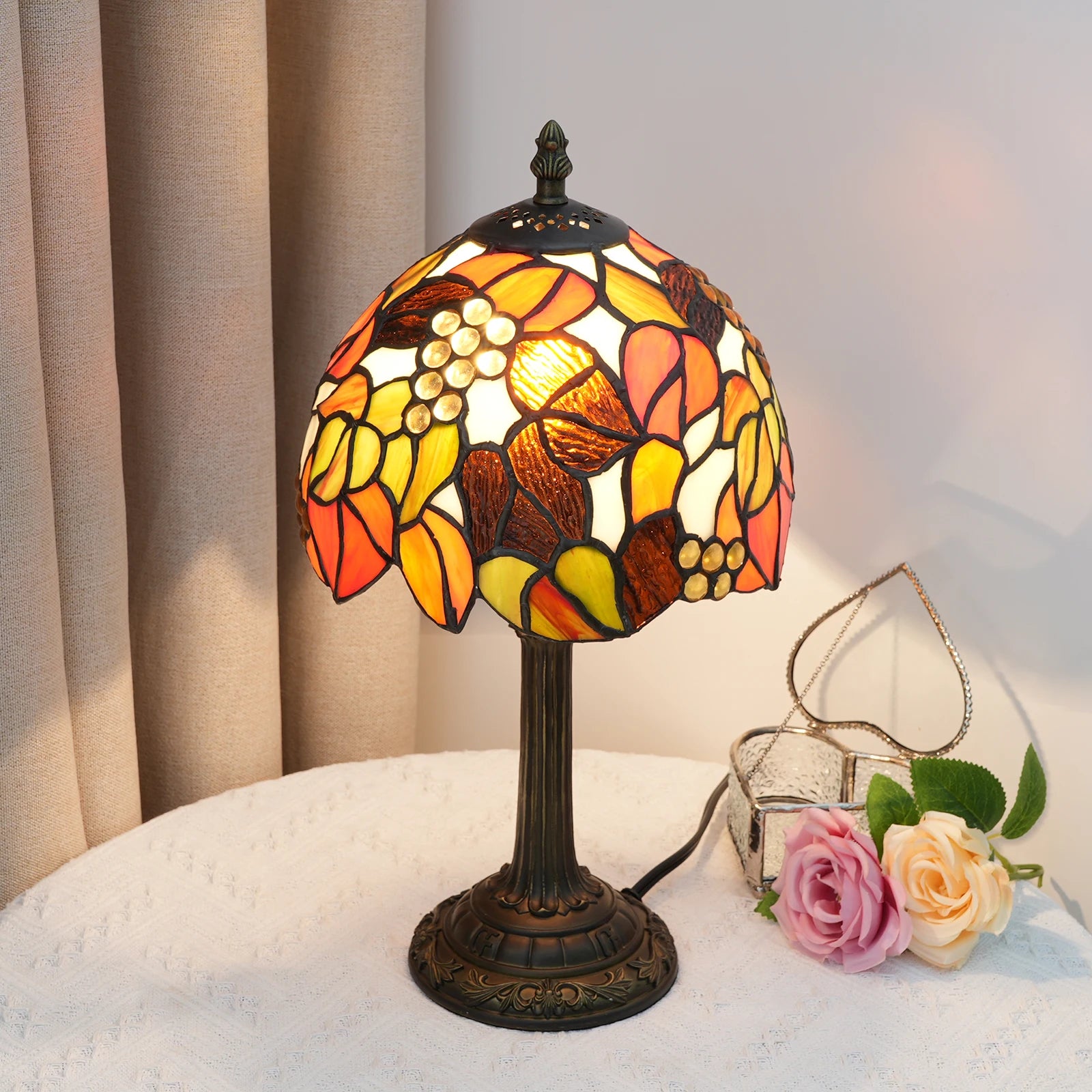 Lampe Tiffany vintage décorative - lumière colorée ambiance boutique-hôtel