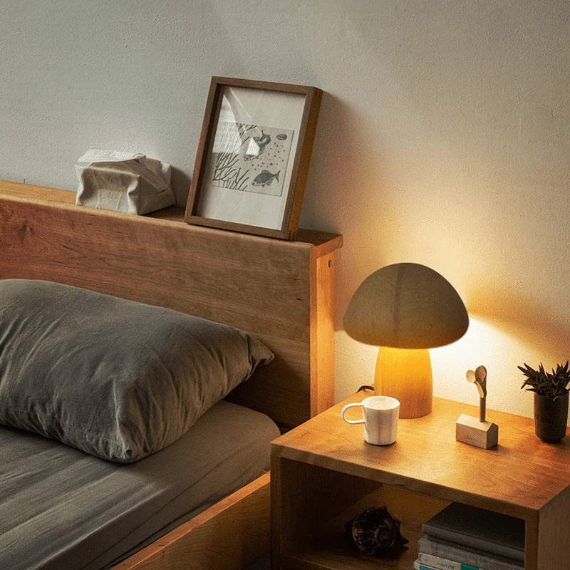 Lampe champignon en bois de hêtre avec lumière LED chaude