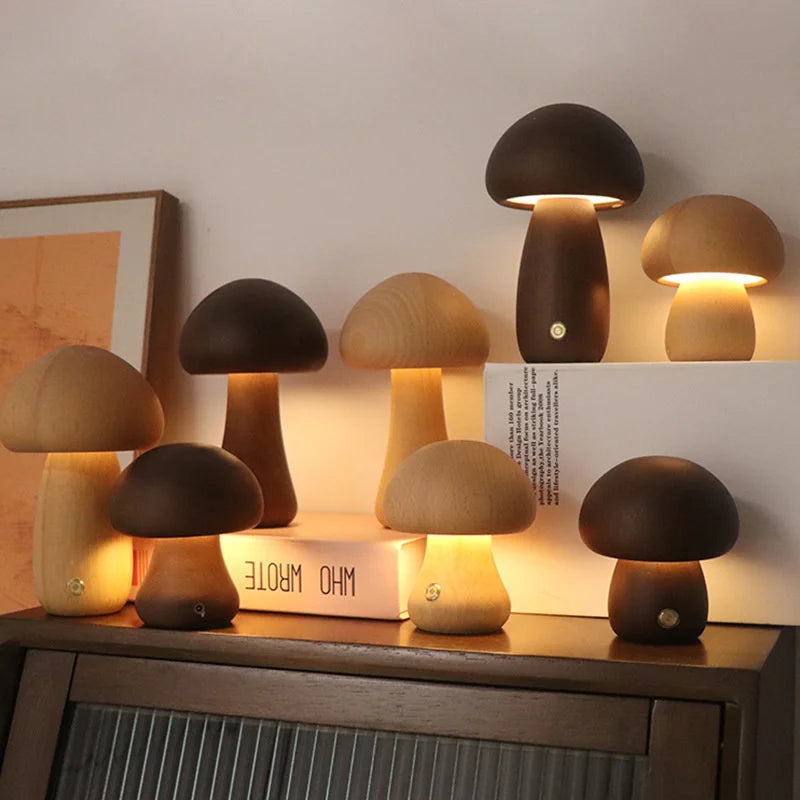 Wooden Mushroom : Lampe de chevet en bois de hêtre et de noyer, interrupteur tactile, intensité variable, rechargeable par USB