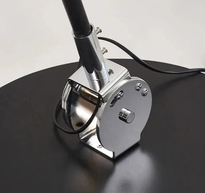 Lampadaire LED spot orientable - détail finition peinte qualité